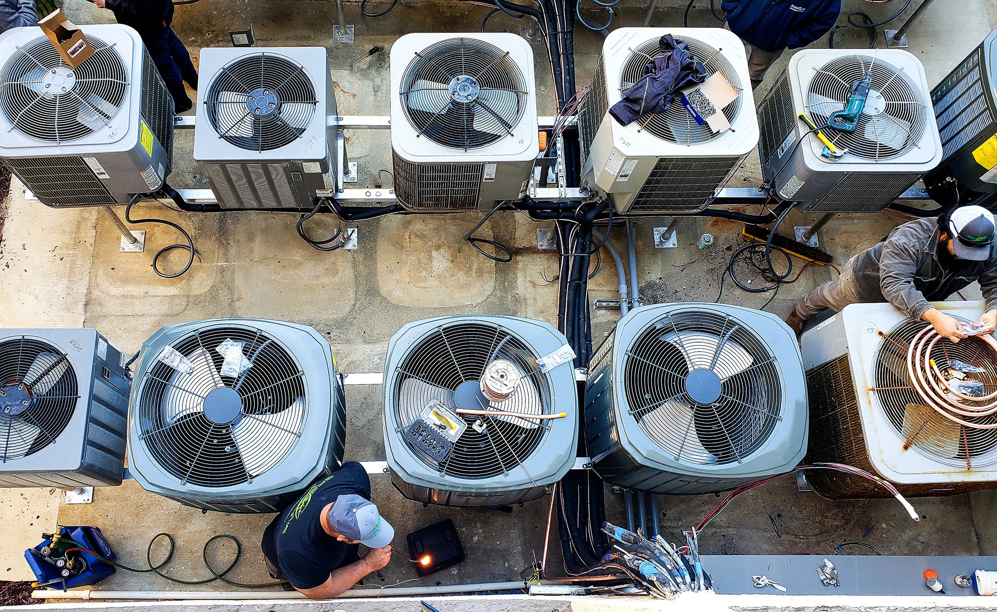 Projects overhead of utility workers maintaining outside ai 2026 01 08 01 23 04 utc